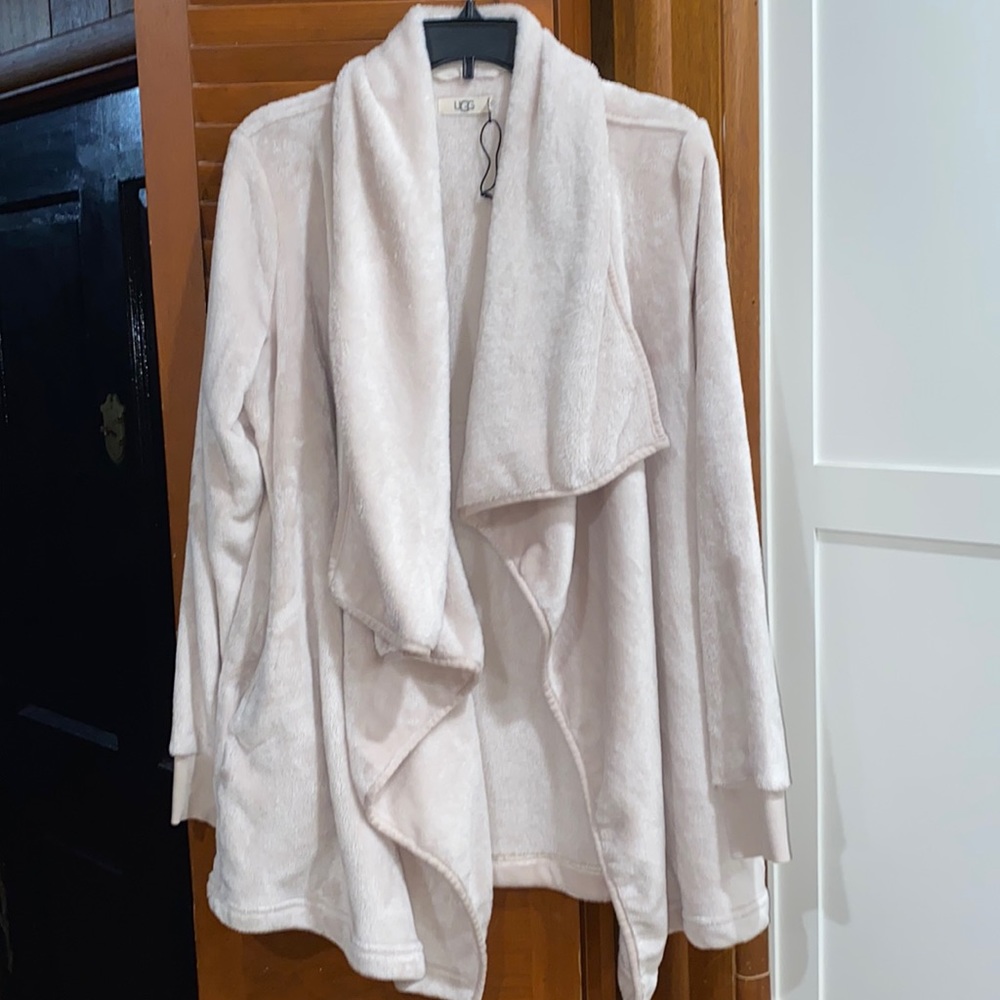 -UGG cozy wrap NWOT